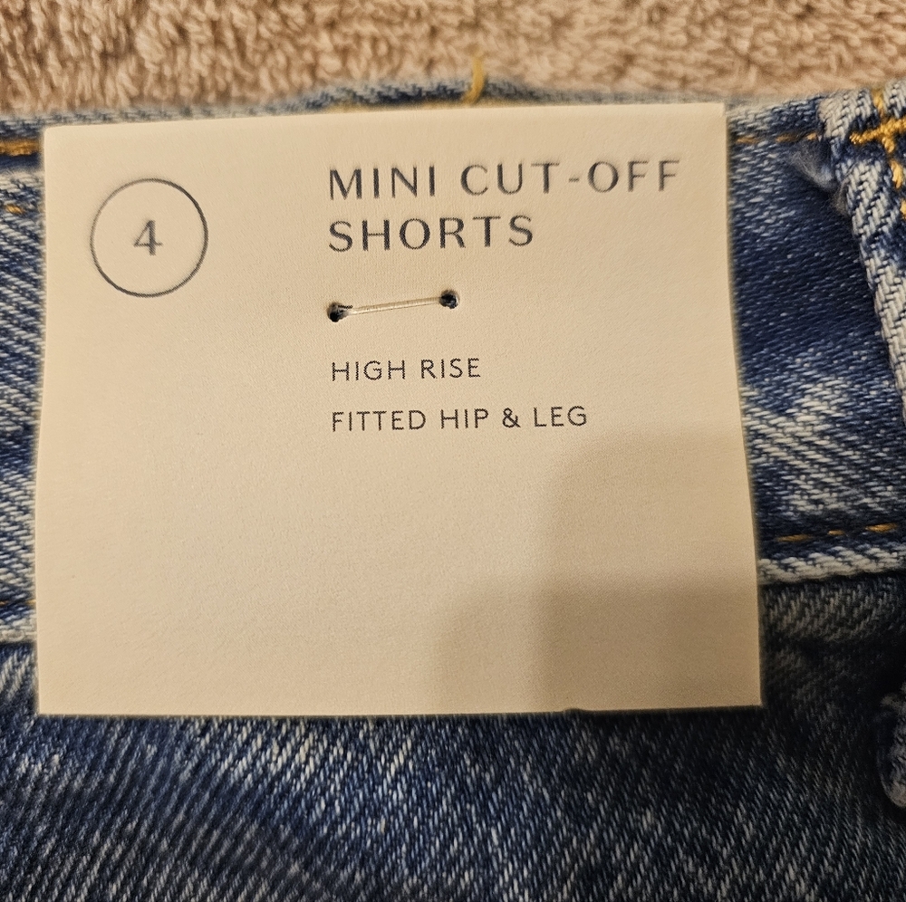 Mini Cut-off High Rise Blue Jean Shorts. Size:4. - Picture 5 of 11